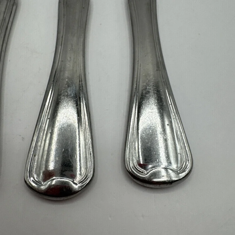 4 Flambe by Oneida Gourmet Collection 18/10‎ Stainless Steel Dinner Knives